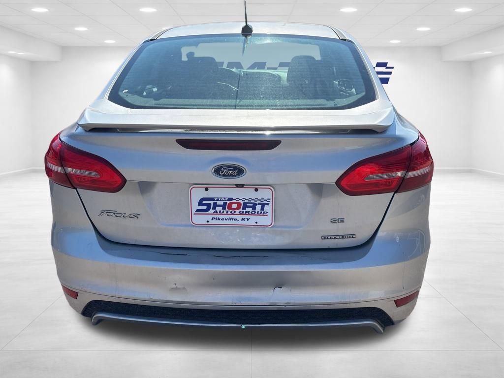 Used 2015 Ford Focus SE w/ SE Sport Package image 7