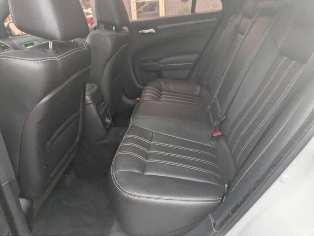 Used 2014 Chrysler 300 S image 14