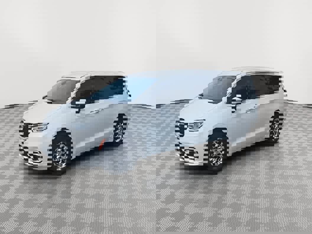 Used 2023 Chrysler Pacifica Touring-L image 4