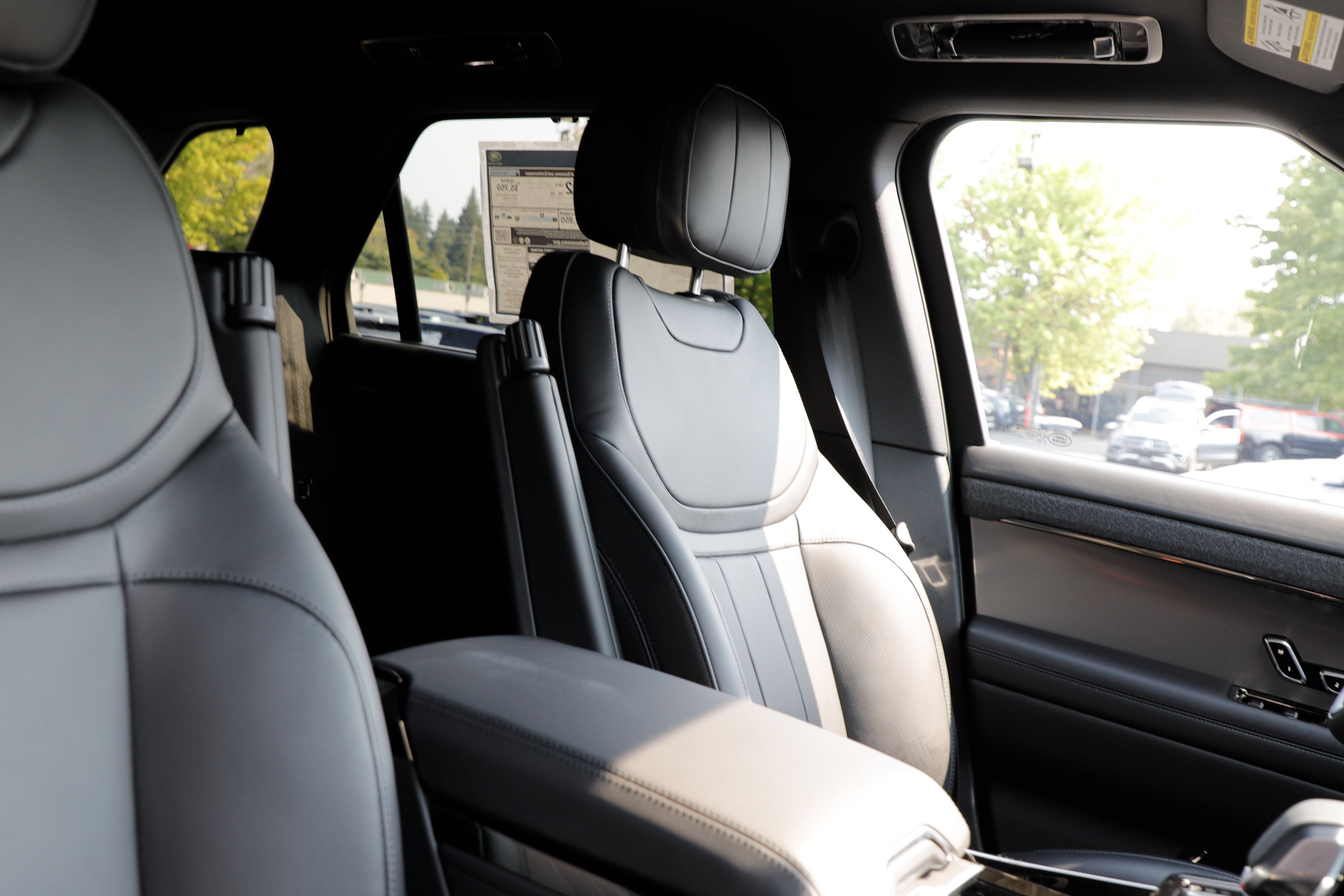 New 2026 Land Rover Range Rover Sport SE AWD/4WD image 12