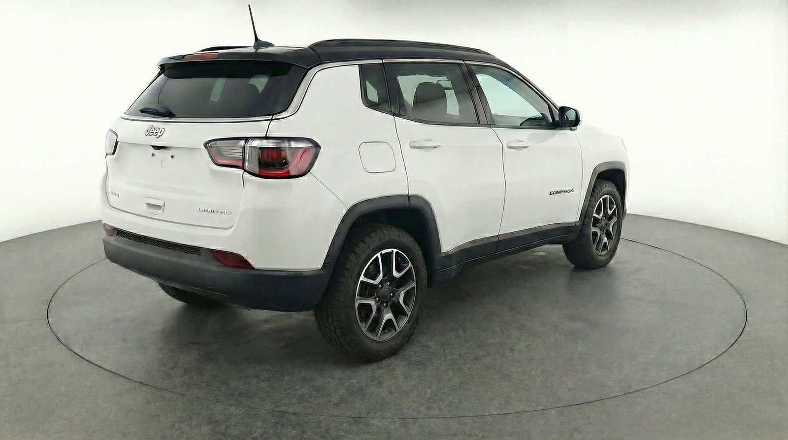 Used 2025 Jeep Compass Trailhawk AWD/4WD image 9
