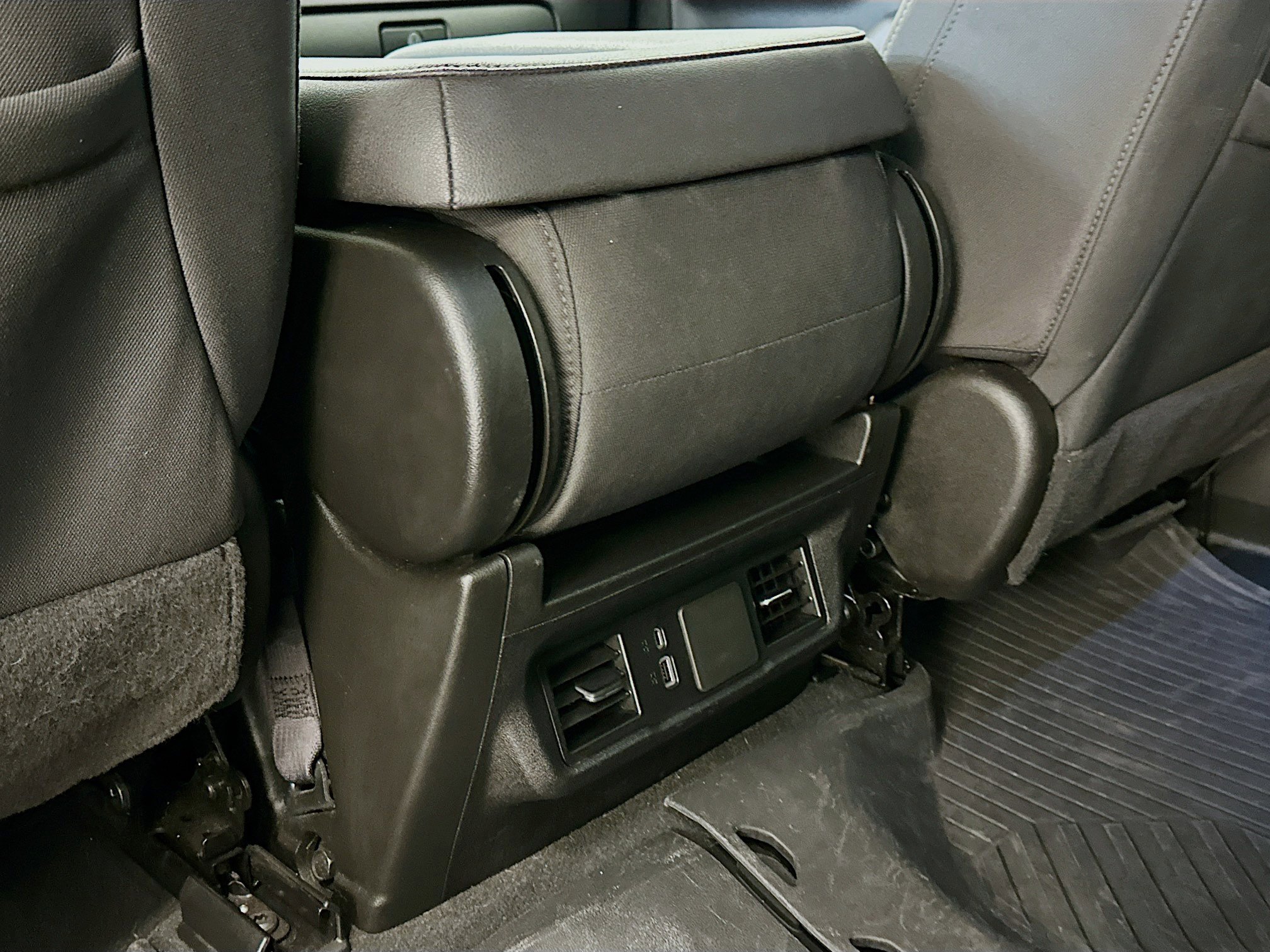 Used 2024 Chevrolet Silverado 1500 Custom Trail Boss w/ LPO, Dark Essentials Package image 28