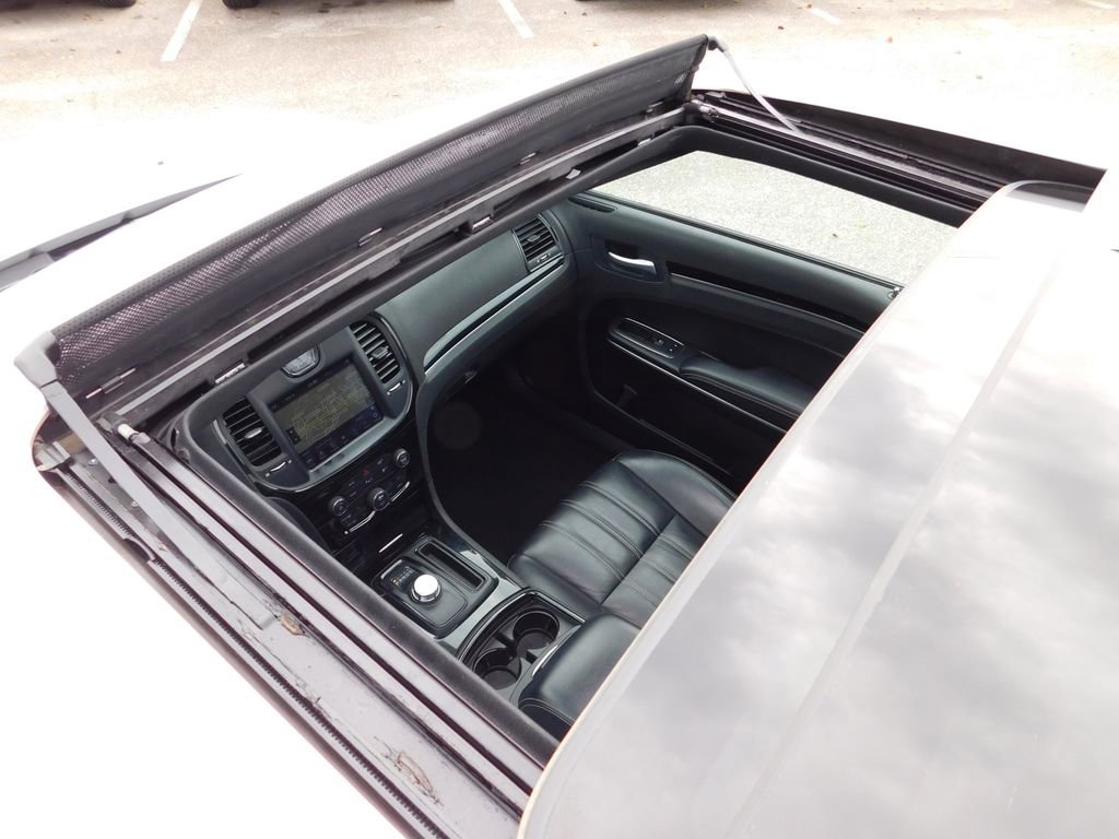 Used 2023 Chrysler 300 S image 9