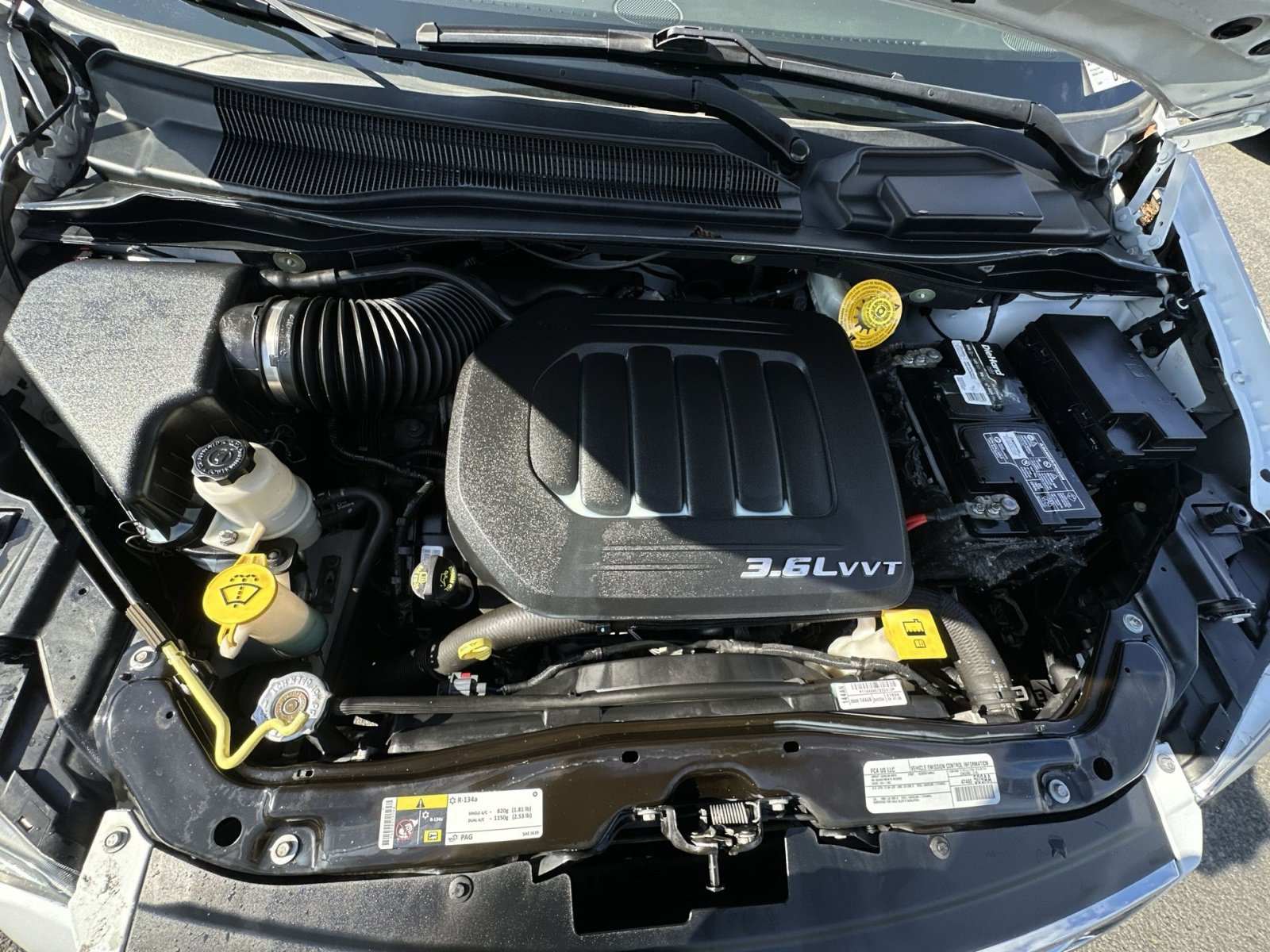 Used 2016 Chrysler Town & Country Limited Platinum FWD image 29
