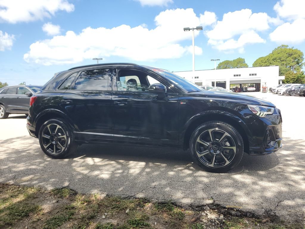 Certified 2025 Audi Q3 2.0T Premium Plus w/ Premium Plus Package AWD/4WD image 4