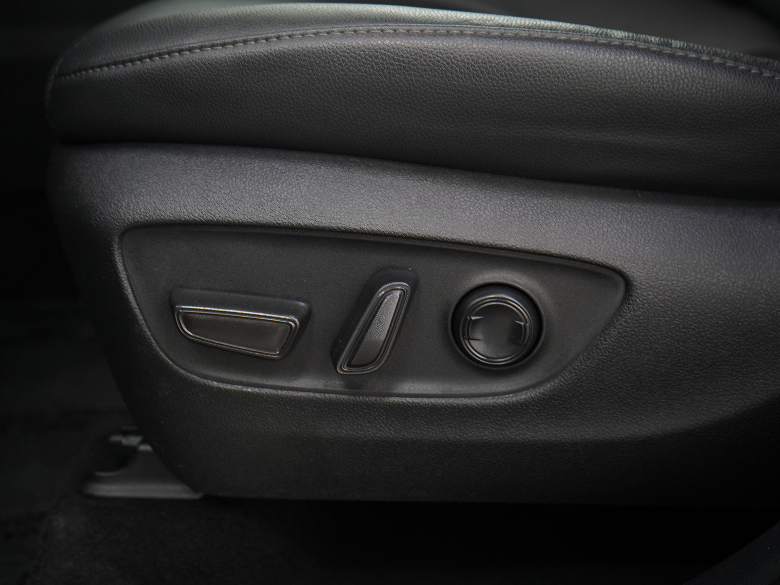 Used 2024 Toyota Grand Highlander AWD image 32