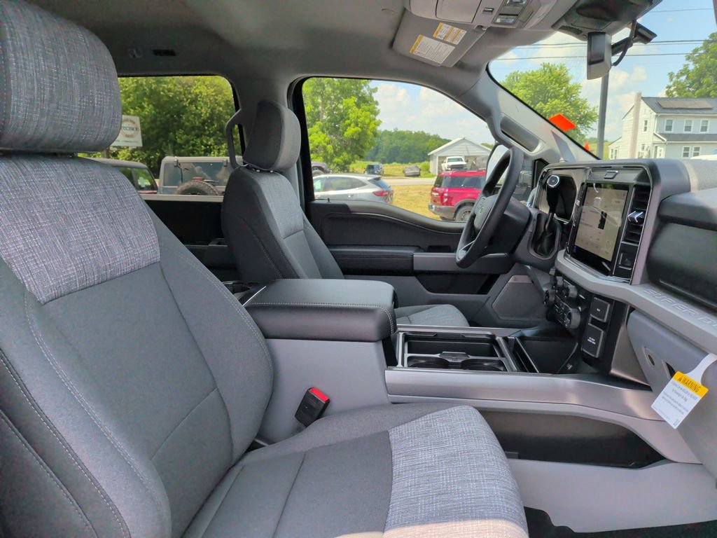 New 2026 Ford F250 XLT w/ XLT Premium Package AWD/4WD image 9