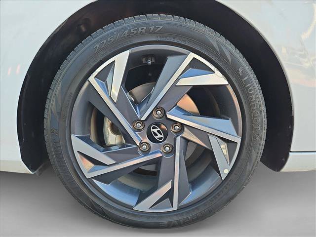 Used 2024 Hyundai Elantra Limited FWD image 25