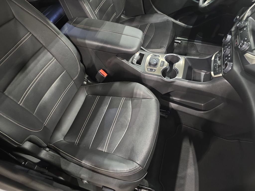 Used 2024 GMC Terrain Denali image 10