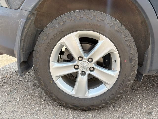 Used 2013 Toyota RAV4 XLE AWD/4WD image 11