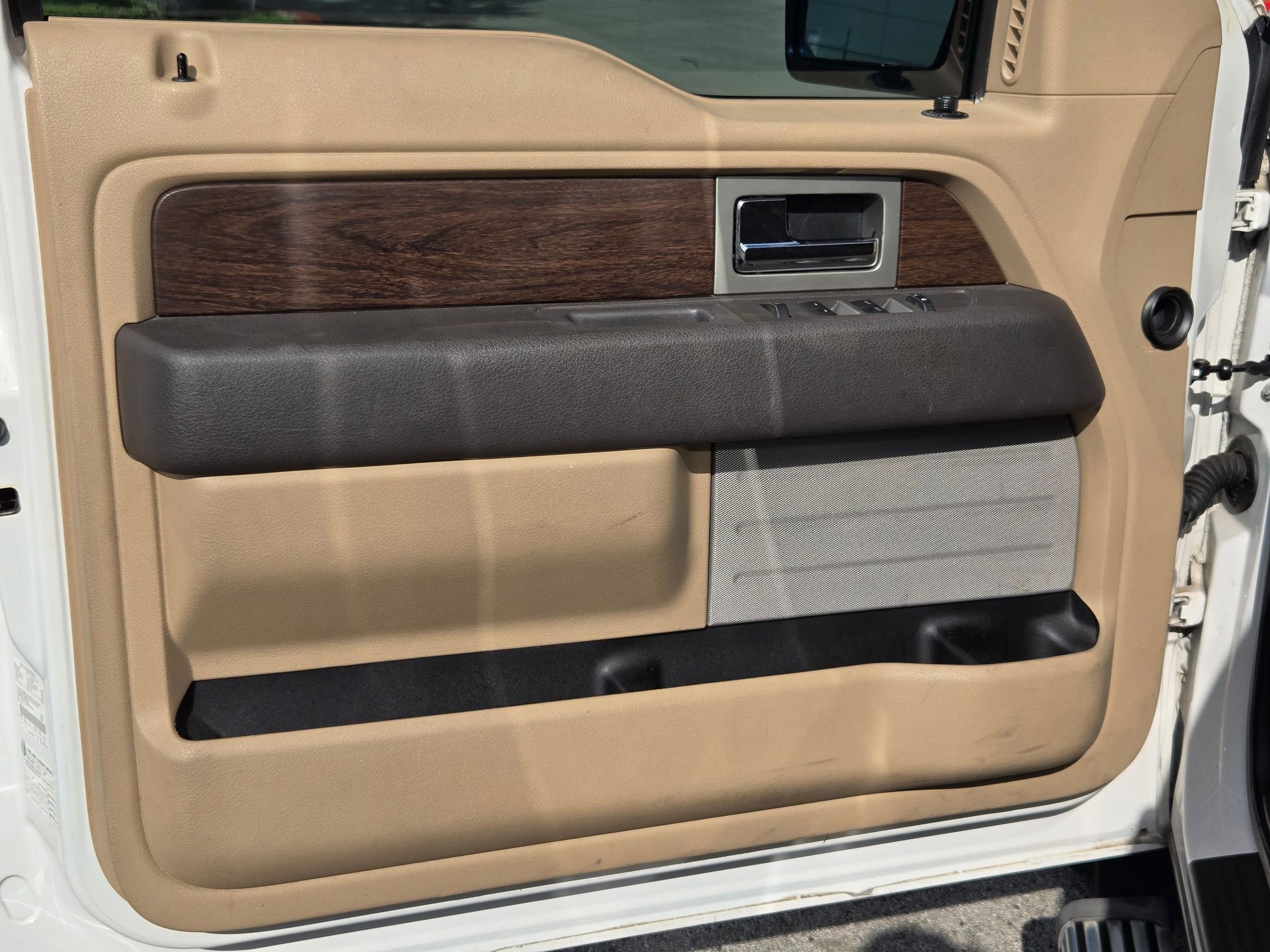 Used 2014 Ford F150 Lariat w/ Equipment Group 501A Mid RWD image 10