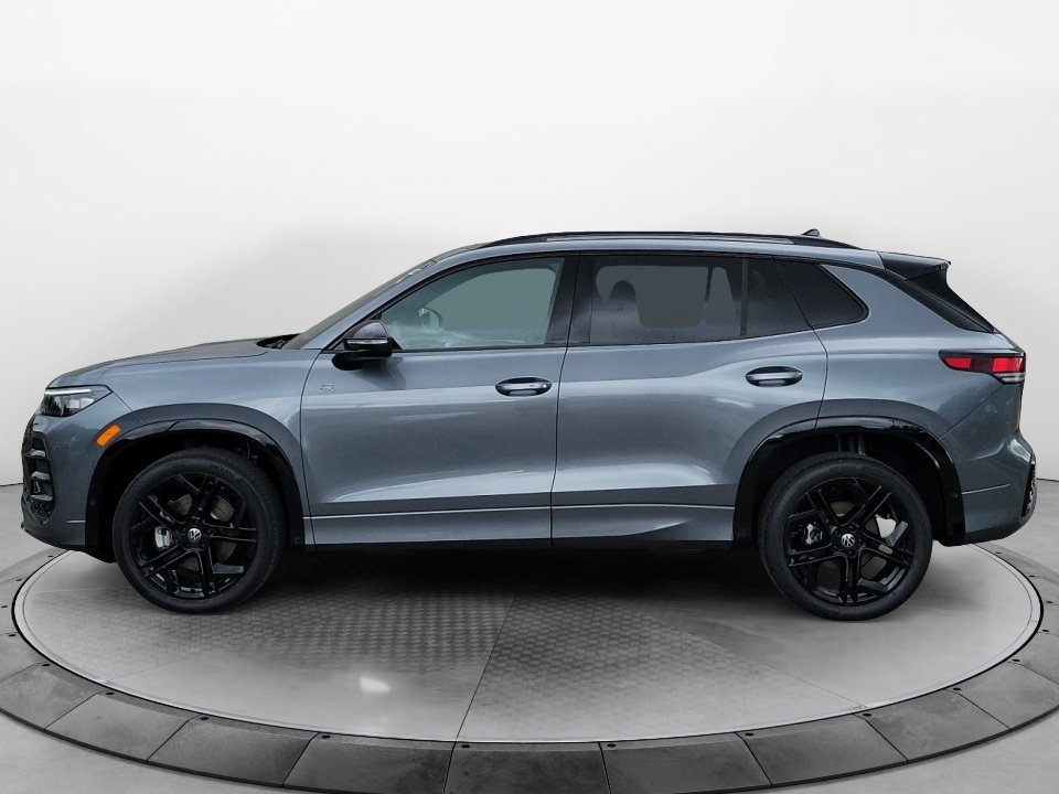 New 2026 Volkswagen Tiguan SE R-Line AWD/4WD image 3