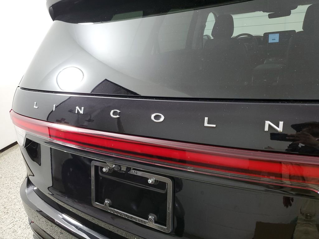 Used 2025 Lincoln Aviator 2WD w/ Jet Appearance Package image 5