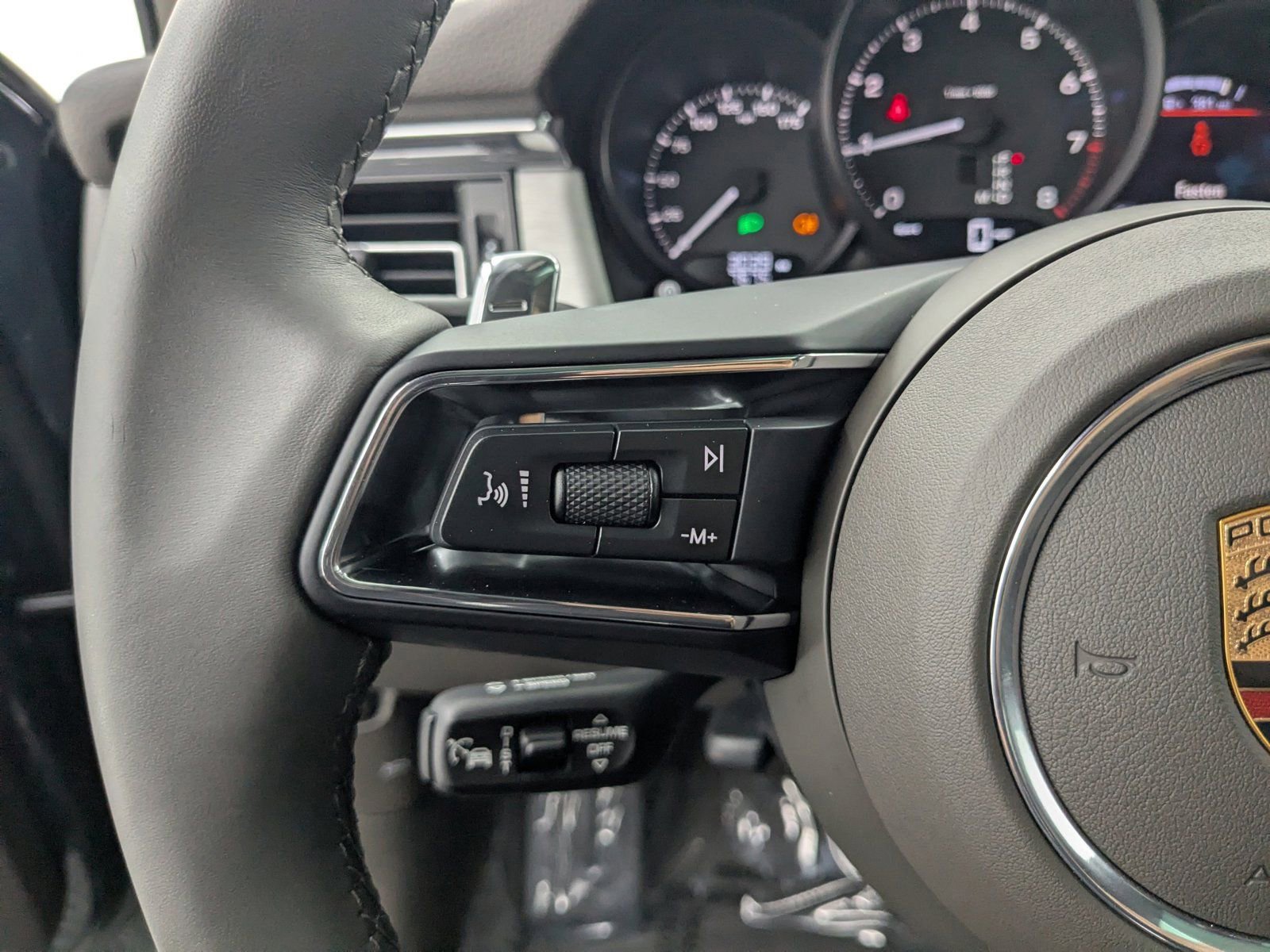 Certified 2026 Porsche Macan Turbo AWD/4WD image 17
