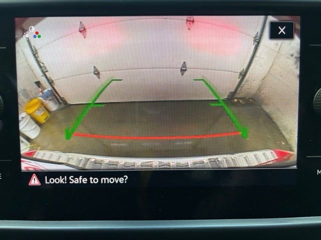 Certified 2024 Volkswagen Taos SE image 24