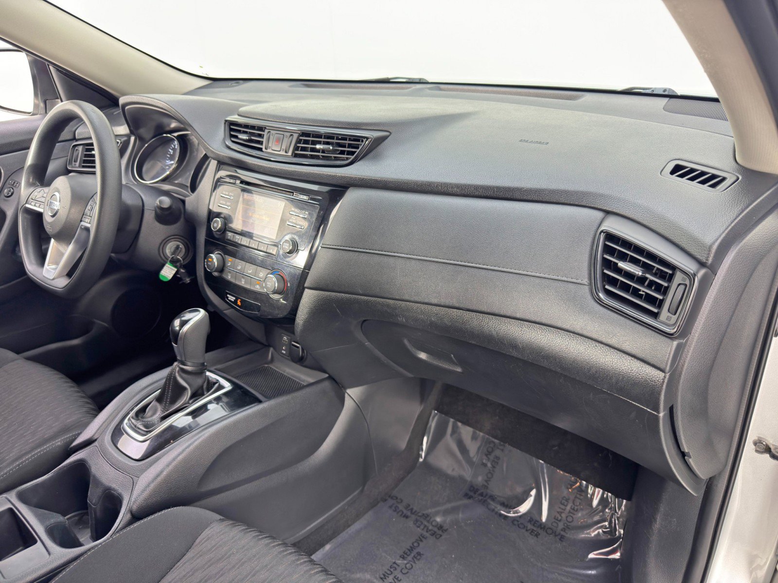 Used 2017 Nissan Rogue S image 13