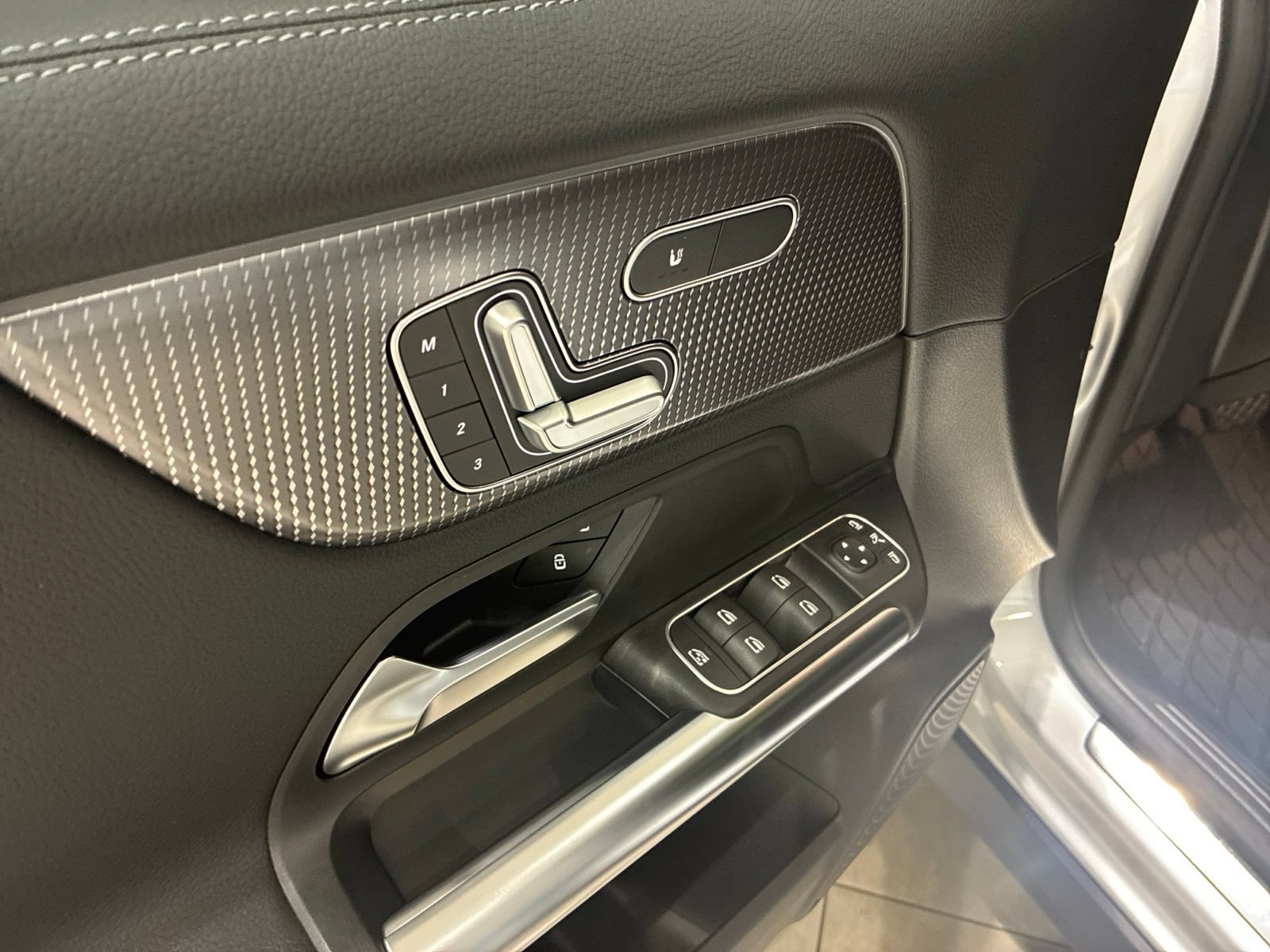 Certified 2023 Mercedes-Benz GLA 250 4MATIC image 17