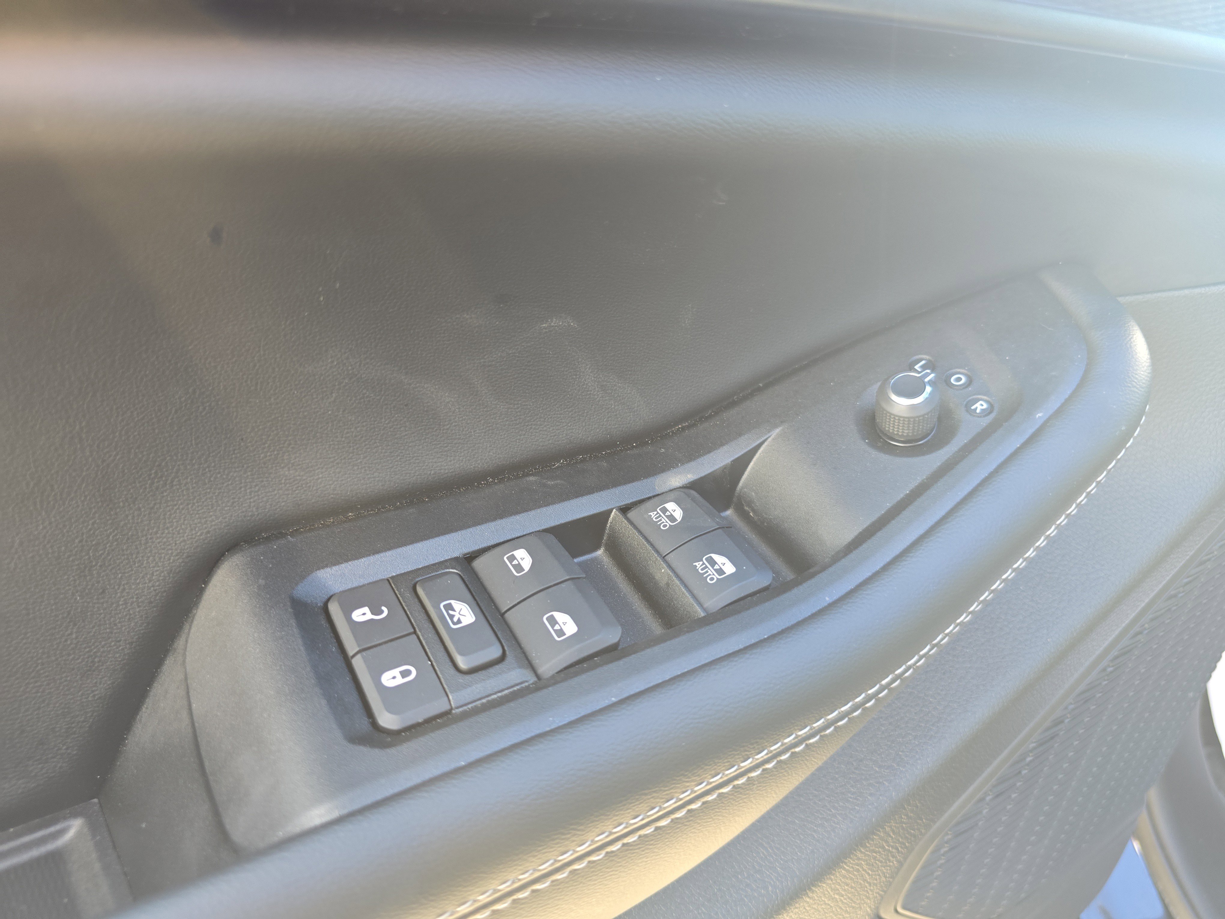 Used 2025 Jeep Grand Cherokee Altitude image 18