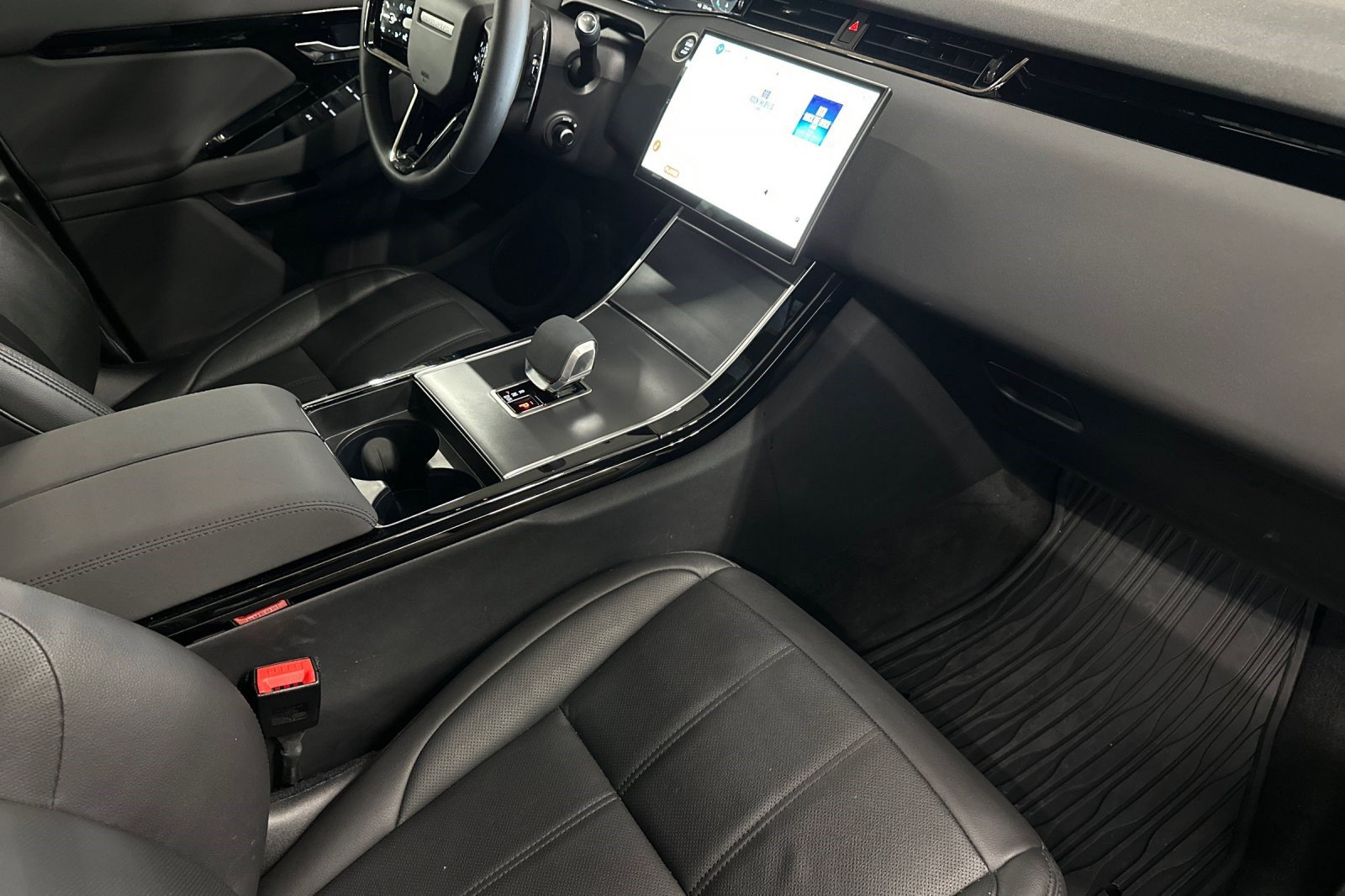 Used 2026 Land Rover Range Rover Evoque S image 32