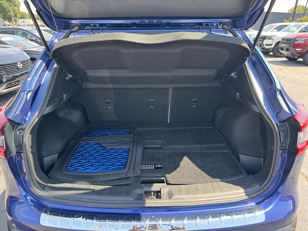 Certified 2022 Nissan Rogue Sport SV AWD/4WD image 10
