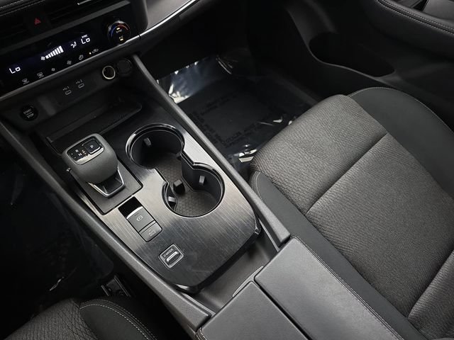 Used 2026 Nissan Rogue SV FWD image 25
