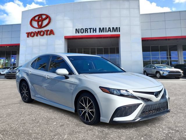 Used 2023 Toyota Camry SE w/ Cold Weather Package