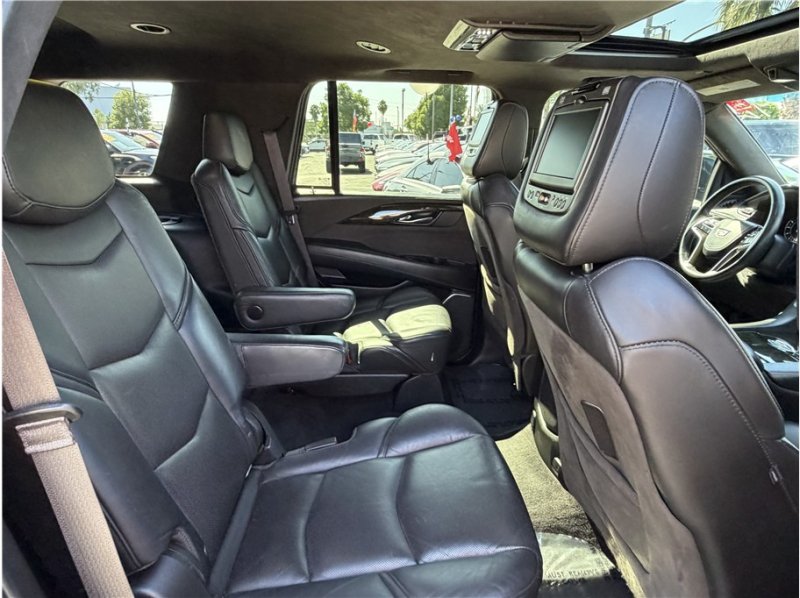 Used 2016 Cadillac Escalade Platinum AWD/4WD image 31