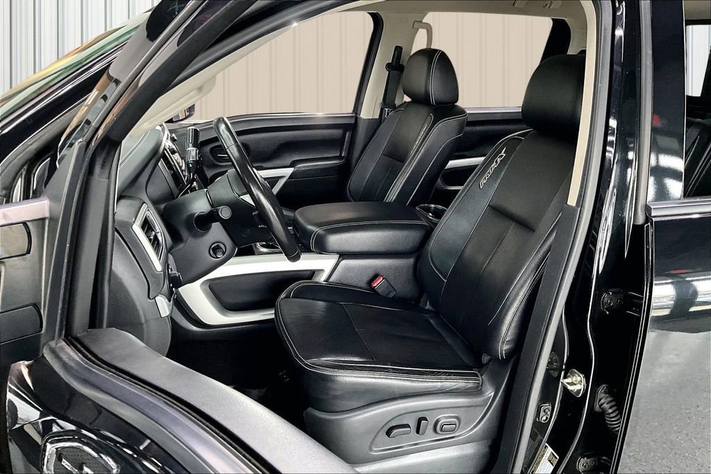 Used 2018 Nissan Titan PRO-4X image 21