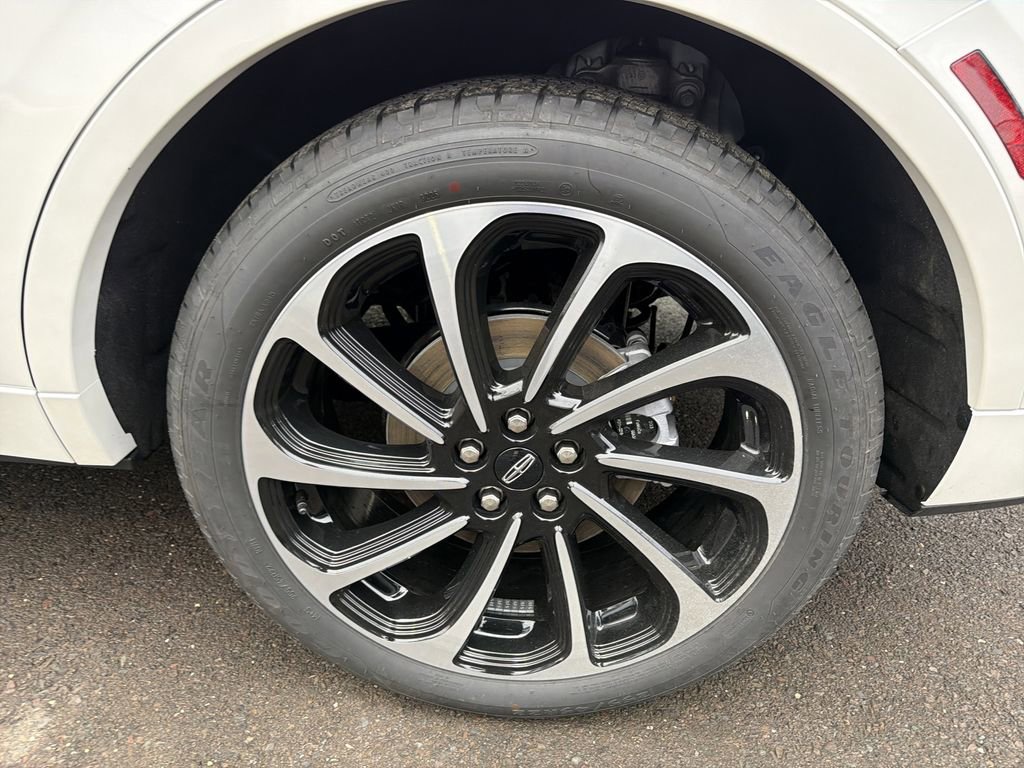New 2026 Lincoln Nautilus Black Label image 13