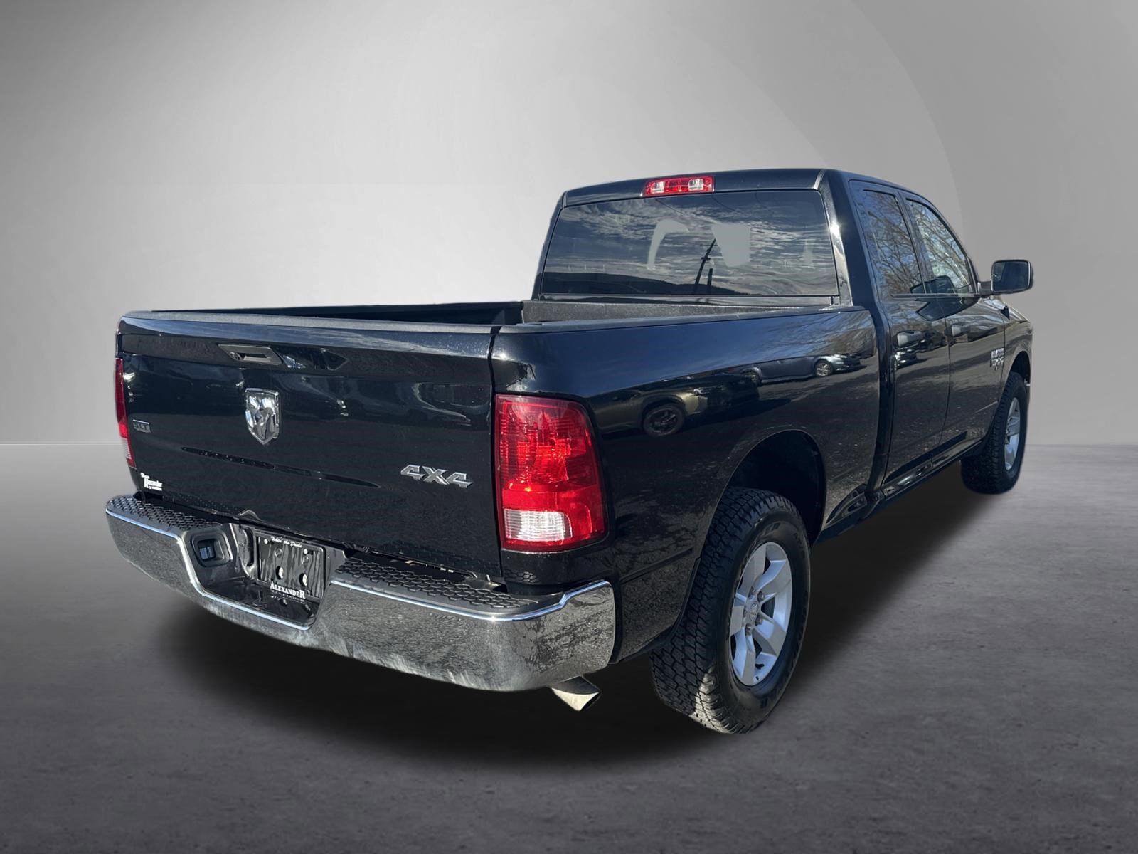 Used 2024 RAM 1500 Classic SLT AWD/4WD video 3