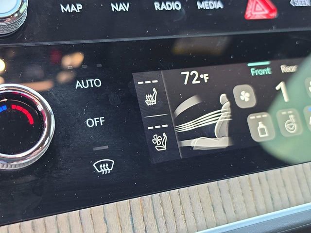 Used 2025 Genesis GV80 3.5T Prestige image 29