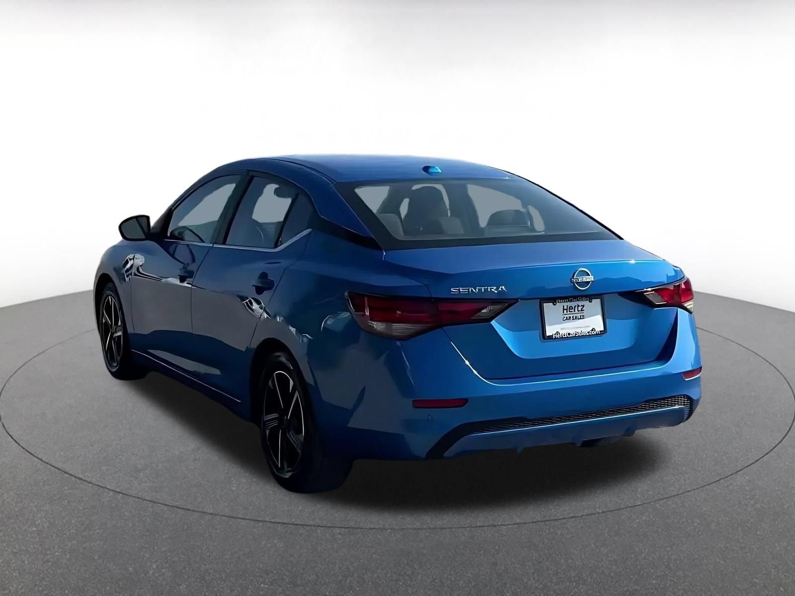 Used 2025 Nissan Sentra SV FWD image 9