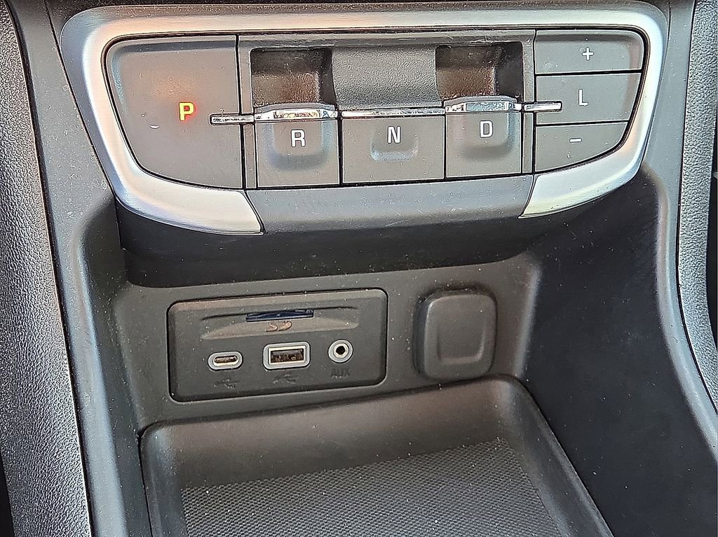 Used 2024 GMC Terrain SLT image 28