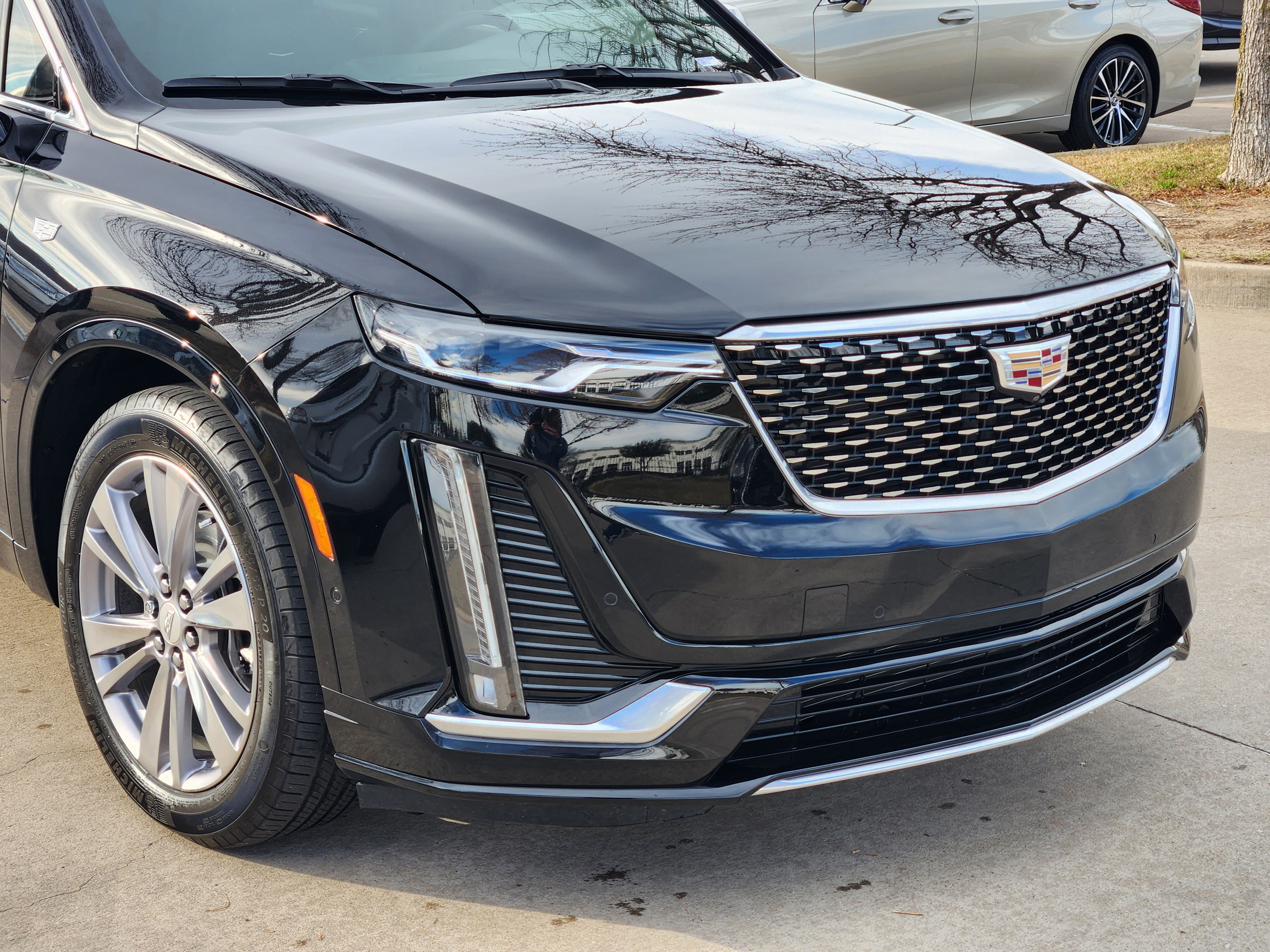 Used 2023 Cadillac XT6 Premium Luxury w/ Technology Package image 8