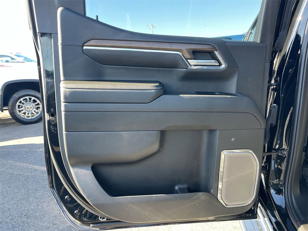 Used 2024 Chevrolet Silverado 1500 High Country w/ Technology Package image 30