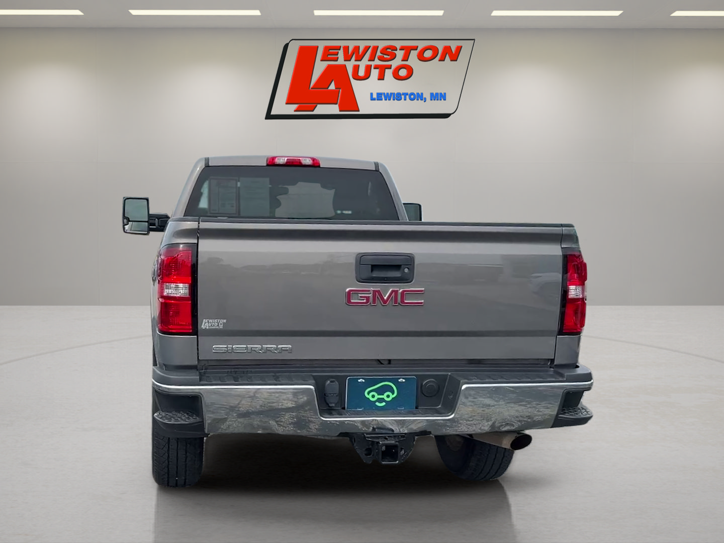 Certified 2017 GMC Sierra 3500 4x4 Regular Cab w/ Sierra Convenience Package image 4