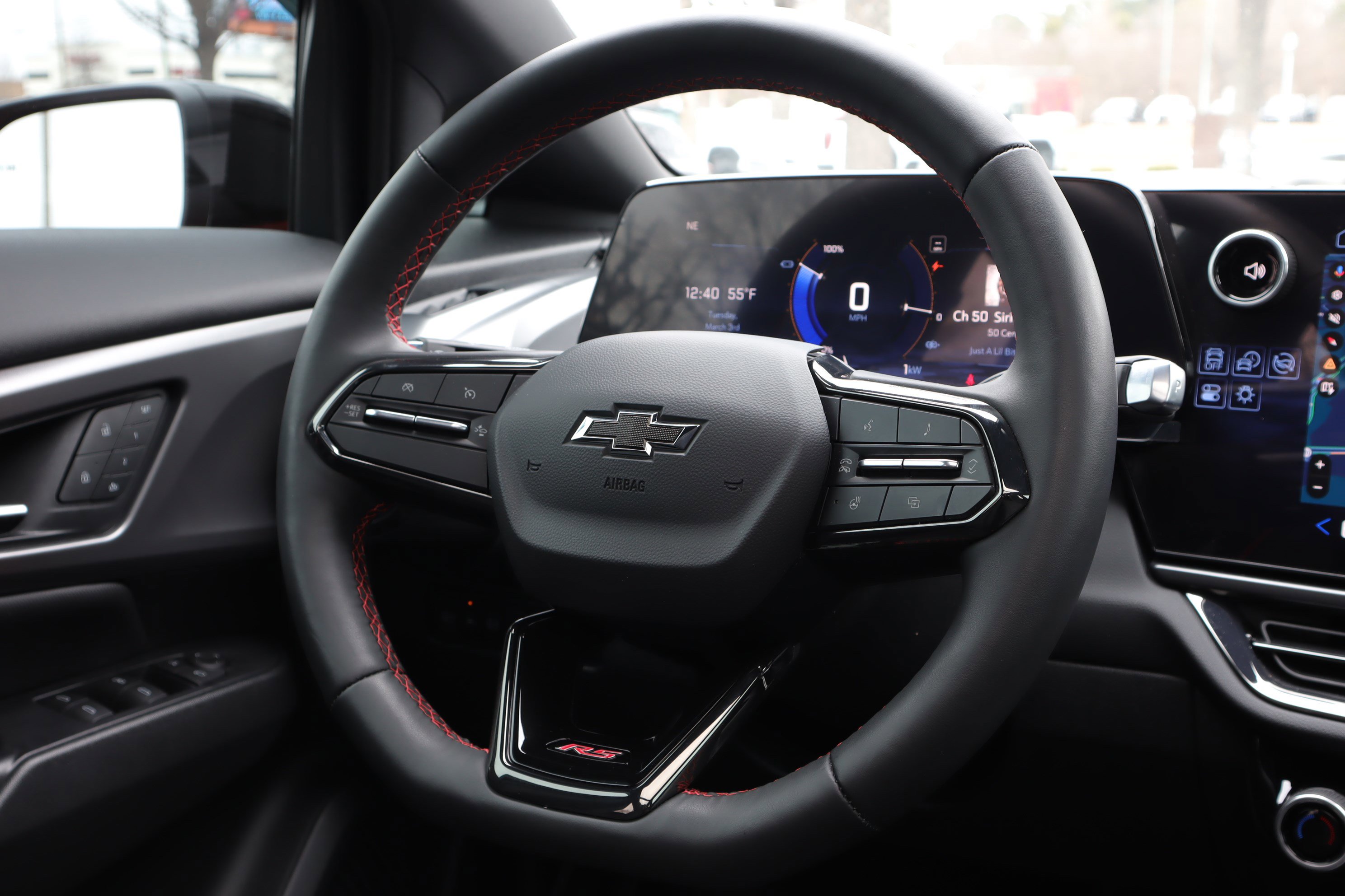 Used 2025 Chevrolet Equinox EV RS w/ Convenience Package II image 15