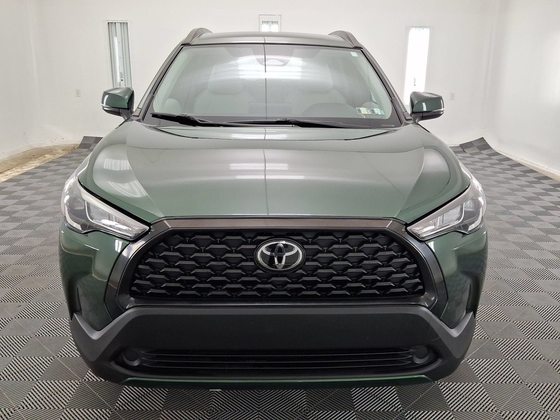 Used 2023 Toyota Corolla Cross LE AWD/4WD image 28
