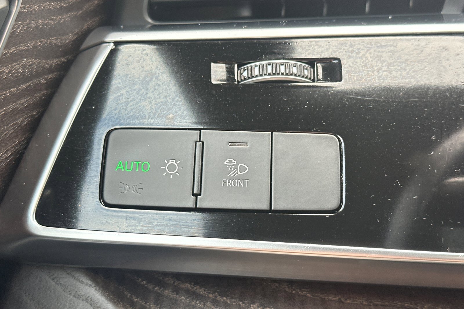 Used 2021 Audi Q8 Premium Plus w/ Premium Plus Package image 32