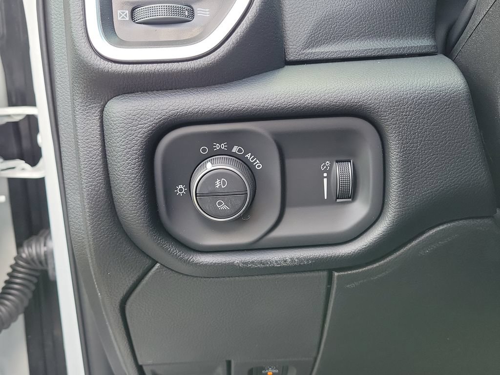 New 2026 RAM 3500 Big Horn AWD/4WD image 13