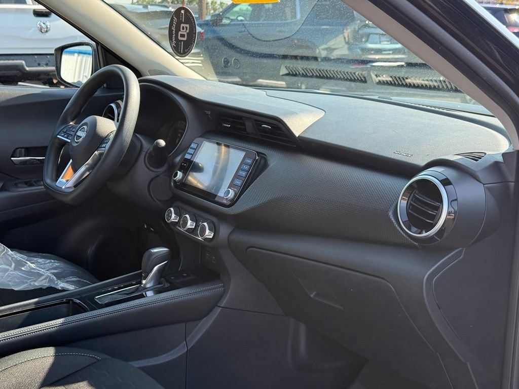Used 2023 Nissan Kicks SV w/ Exterior Package FWD image 11