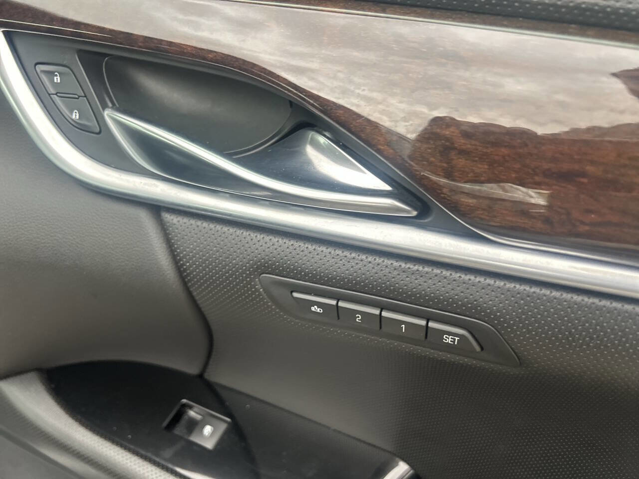 Used 2016 Cadillac XTS Luxury image 24