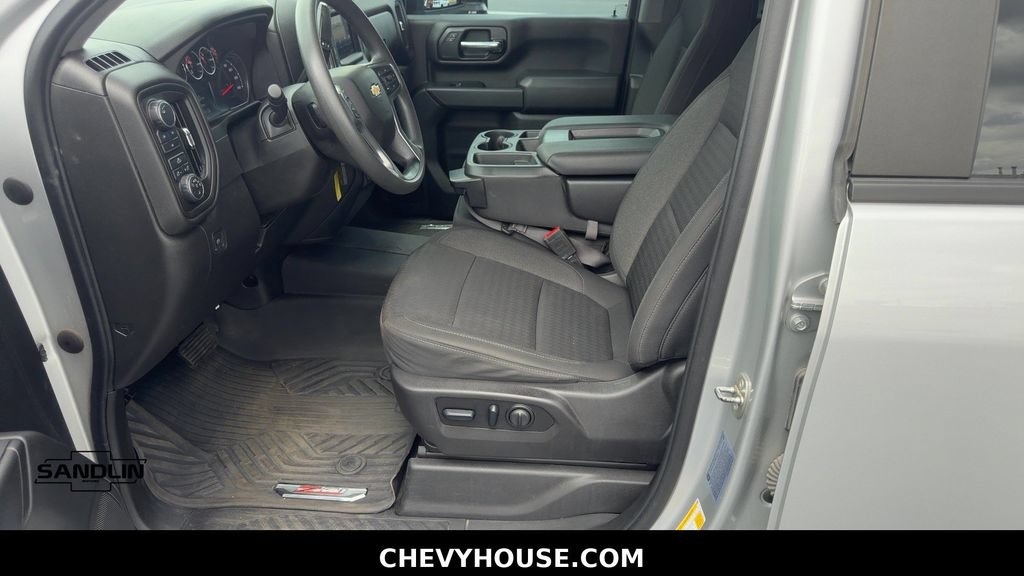 Used 2023 Chevrolet Silverado 2500 Custom w/ Custom Value Package AWD/4WD image 11