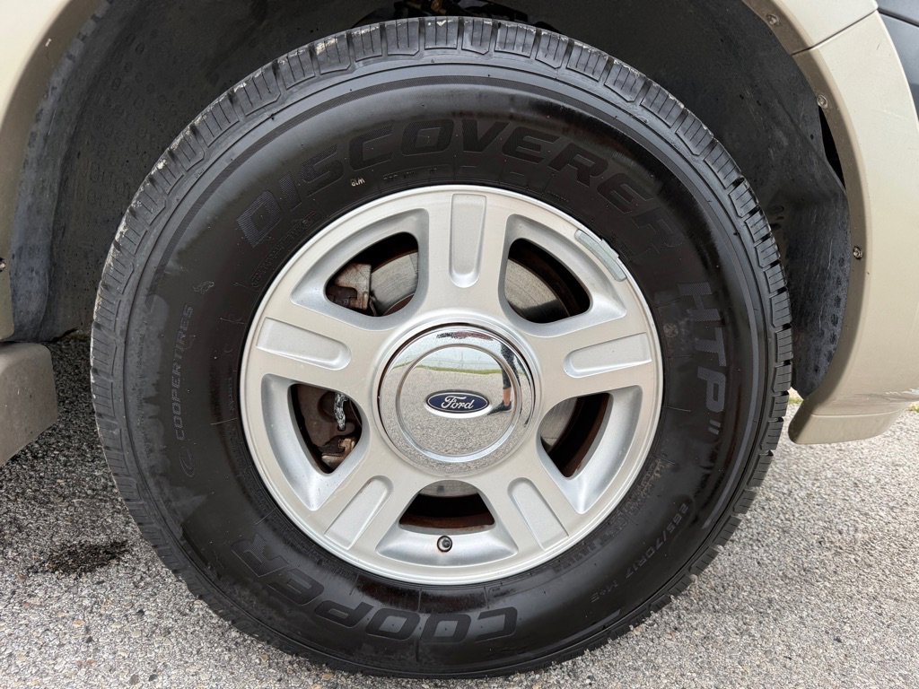 Used 2005 Ford Expedition Eddie Bauer RWD image 23