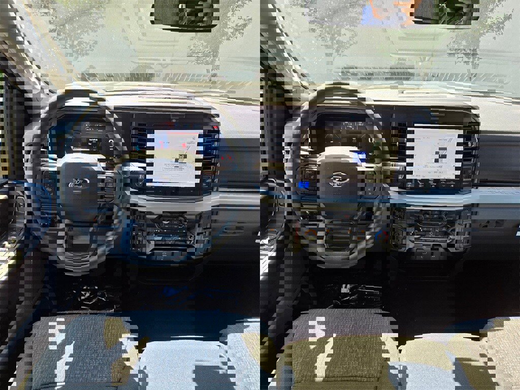 New 2025 Ford F350 XLT w/ Black Appearance Package image 10