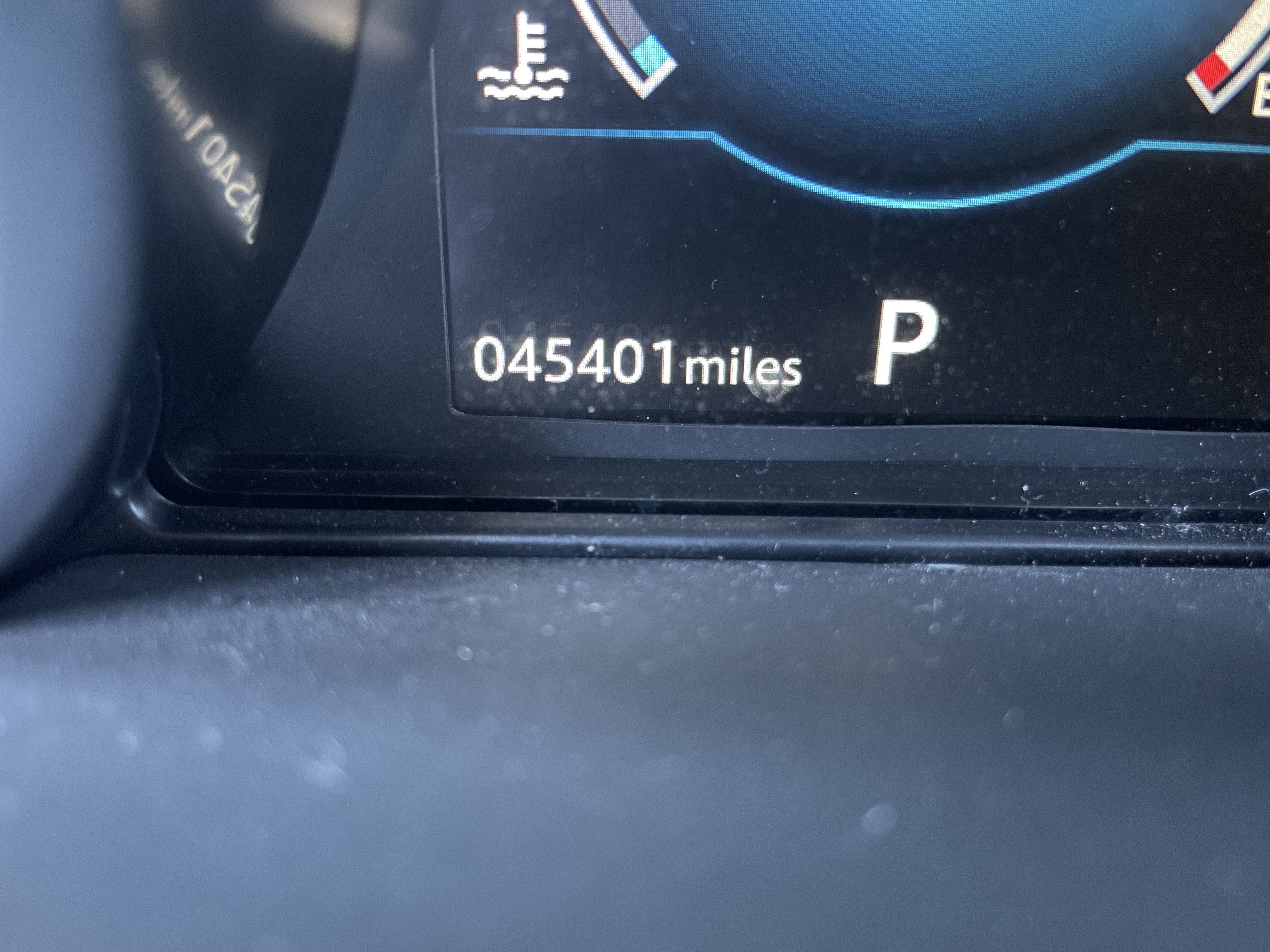 Used 2018 Jaguar F-PACE Premium image 25