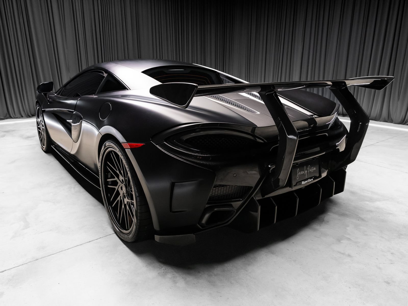Used 2016 McLaren 570S Coupe RWD image 13