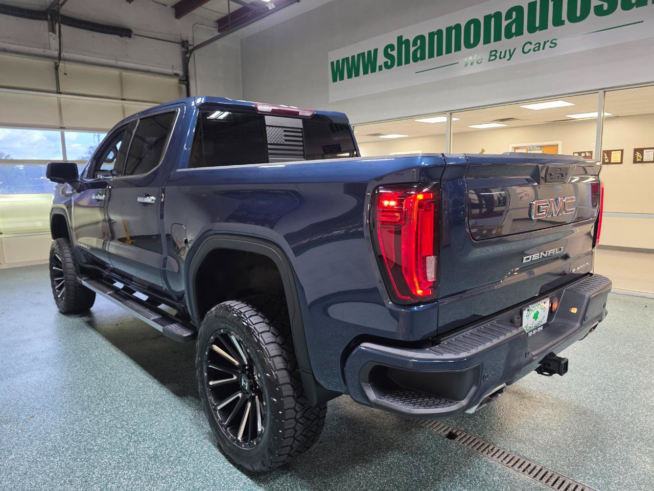 Used 2022 GMC Sierra 1500 Denali w/ Driver Alert Package II AWD/4WD image 9