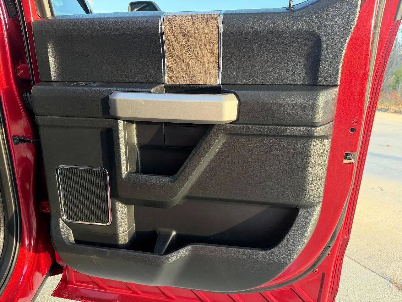 Used 2019 Ford F250 Lariat image 19