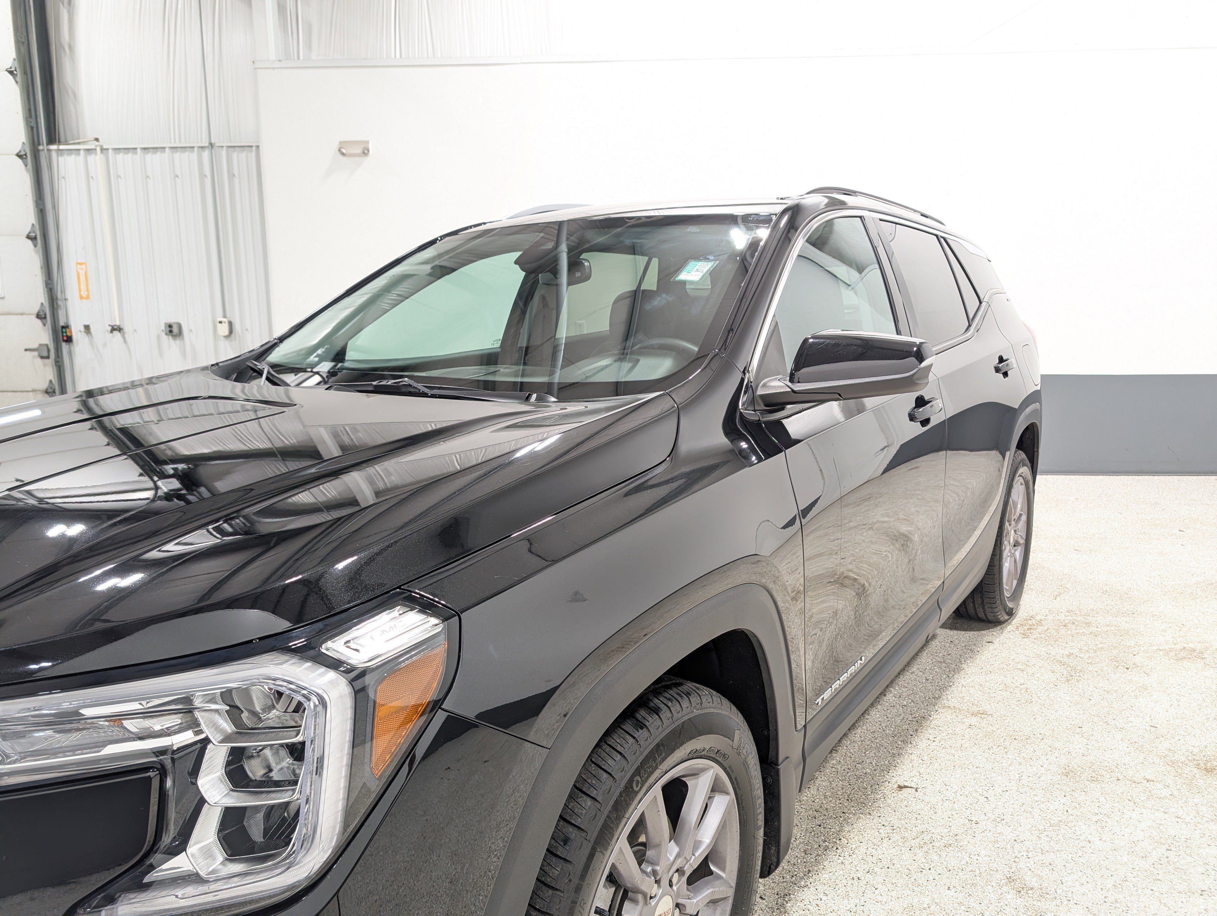 Used 2023 GMC Terrain SLT w/ Infotainment Package II image 7